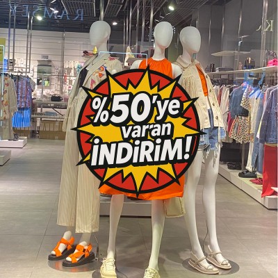 %50’ye Varan İndirim Vitrin Stickerı – Pop Art Patlama Tasarımlı Kampanya Cam Etiketi