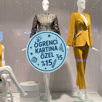 Öğrenci Kartına Özel %15 İndirim Vitrin Stickerı – Mavi Eğitim Temalı Cam Etiketi