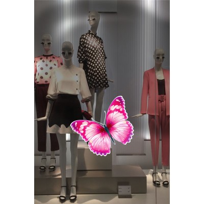 Pembe Renk Uçuşan Bir Kelebek Vitrin Tacı ve Mağaza Vitrin Cam Stickerı