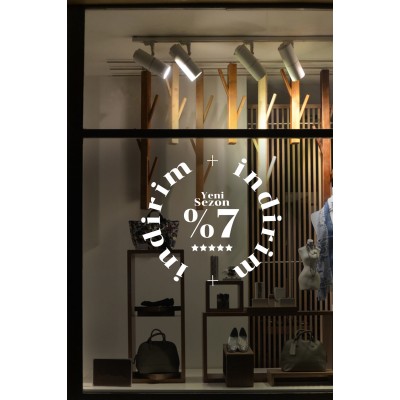 Yeni Sezon Ürünlerde %7 İndirim Yazısı Mağaza Vitrin Stickerı