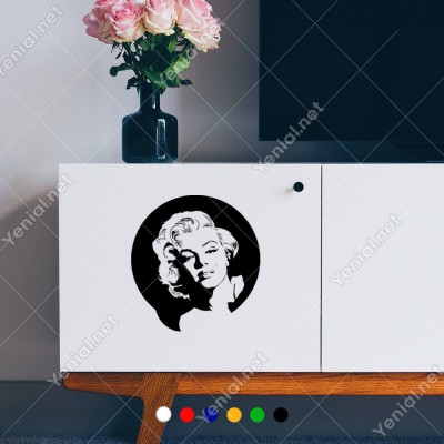 Uzaktan Bakan İzleyen Marilyn Monroe Sticker Çıkartma
