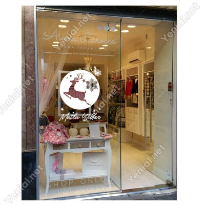 Mutlu Yıllar Yazısı ve Küçüklü Büyüklü Kar Taneleri Geyik Yılbaşı Vitrin Süslemeleri Ev Vitrin Yılbaşı Stickerı