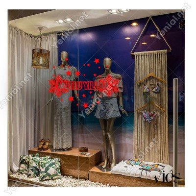 Mutlu Yıllar Yazısı ve Küçüklü Büyüklü Kar Taneleri Yılbaşı Süslemeleri Ev Vitrin Yılbaşı Stickerı