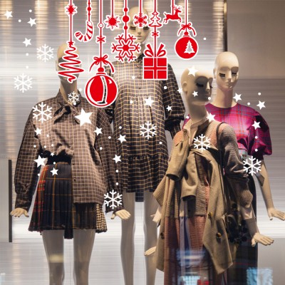 Salınan Hediye Kutusu Kar Tanesi ve Yılbaşı Ağacı Vitrin Süslemeleri Sticker 70x70cm Ev Vitrin Yılbaşı Stickerı